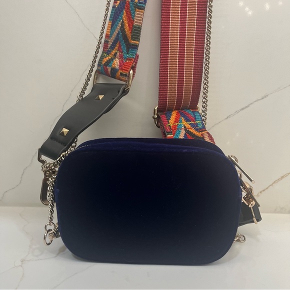 POPSUKI Velvet Crossbody Bag - Picture 6 of 16